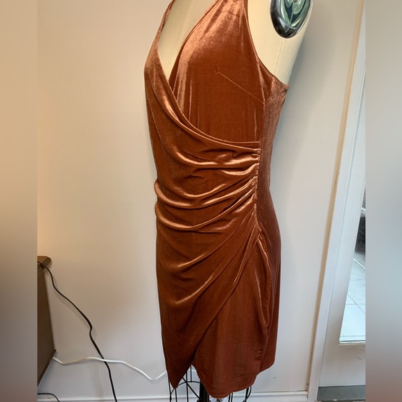 BNWT sz1x velvet asymmetrical dress - Picture 3 of 6